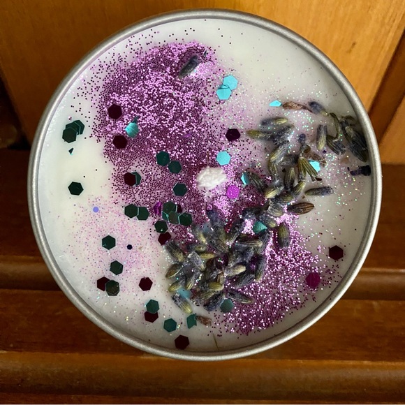 Relaxing LAVENDER Candle - Picture 4 of 4